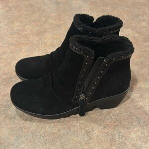 Black ankle boots small heel